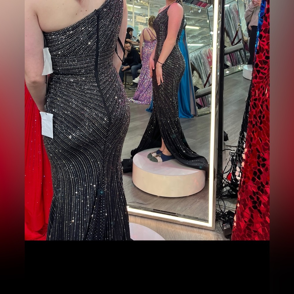 Black Sherri hill prom dress